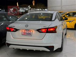 نيسان ألتيما